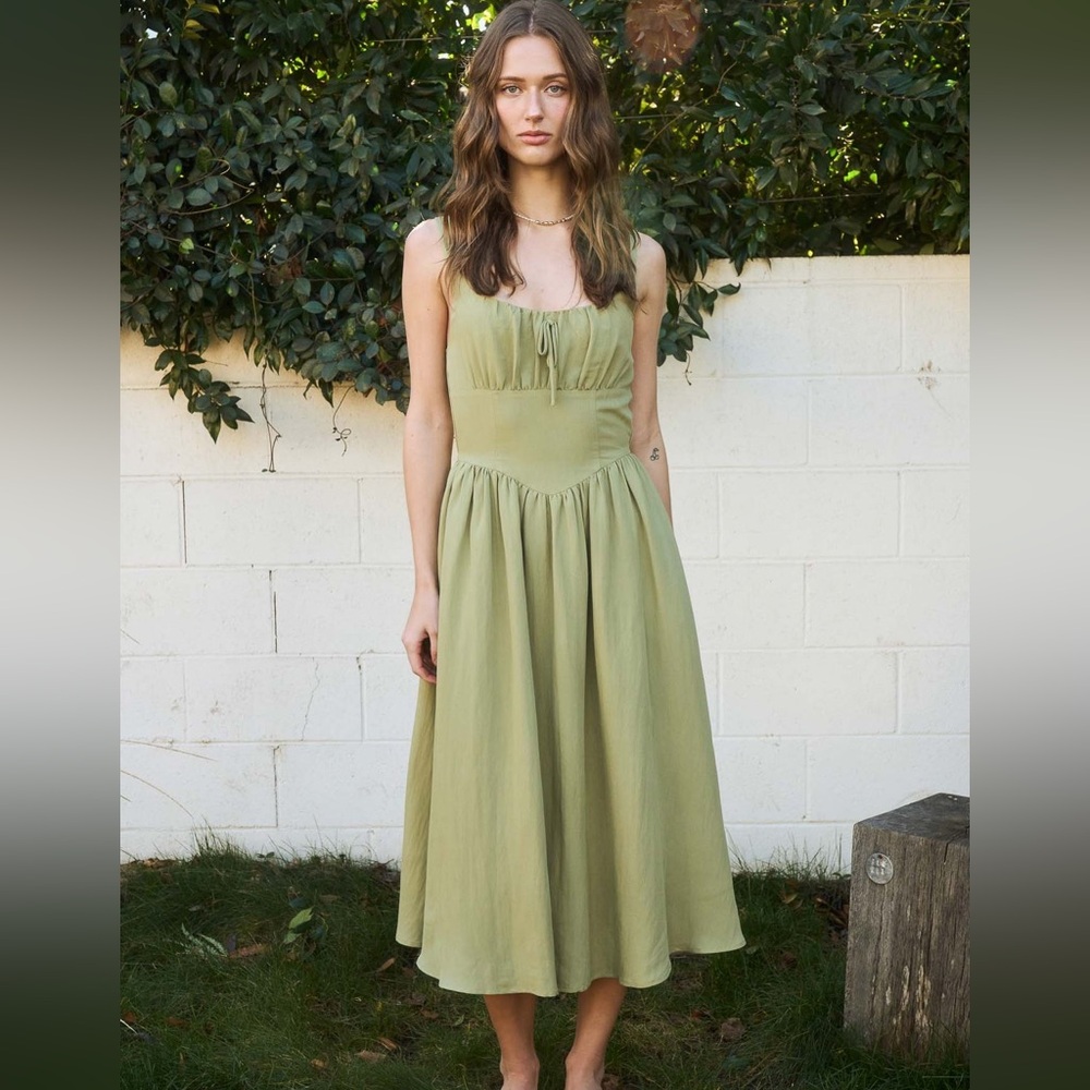 A39- Blu Ivy Green Midi Dress